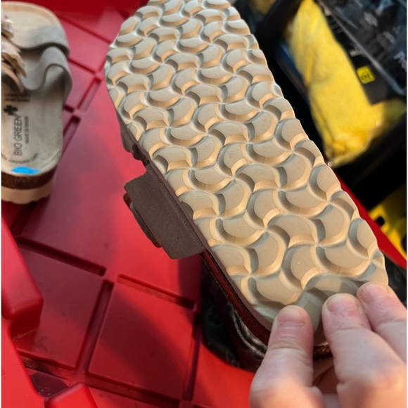 Brand new sandals - Picture 2 of 5